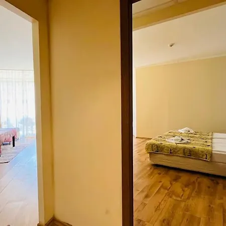 Atrium 402 Elenite One Bedroom Apartman Szveti Vlasz